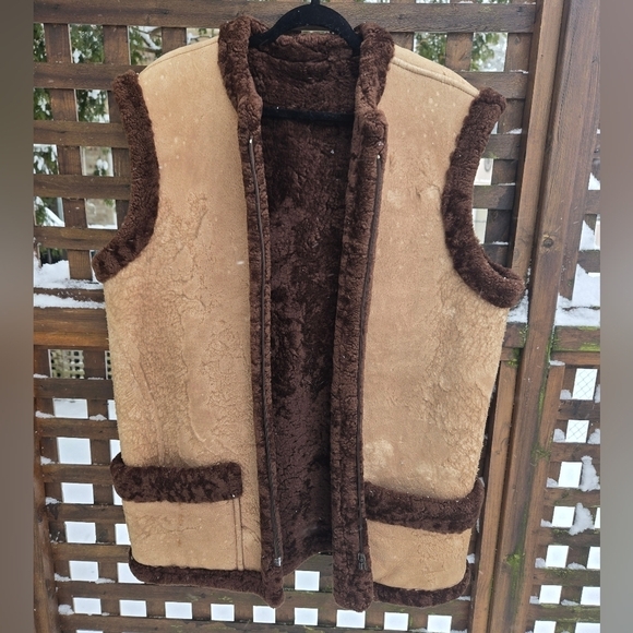 Vintage Shearling Vest - Picture 2 of 11